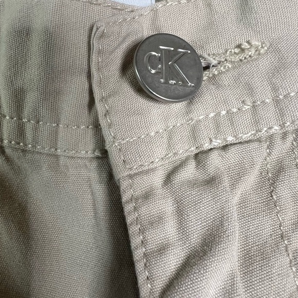 CALVIN KLEIN CARGO SHORTS FOR WOMEN’S BEIGE - Picture 3 of 14